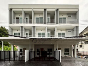 ให้เช่าทาวน์โฮม 3 ชั้น ใกล้มหาวิทยาลัยเชียงใหม่ #เมืองเชียงใหม่   บ้านนอกโครงการ A8-T0257