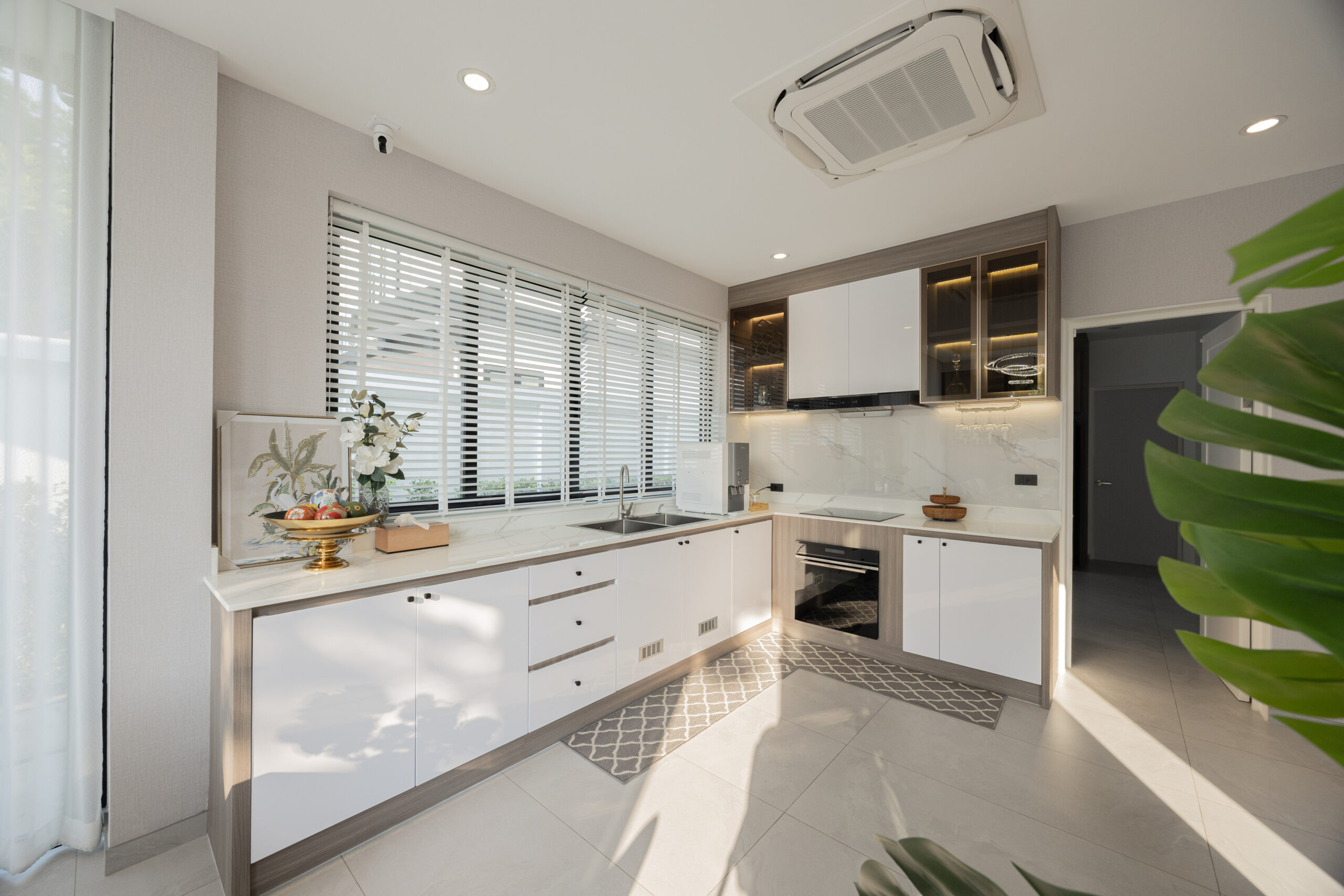 Pool Villa 2 ชั้น บ้านหรูสไตล์โมเดิร์น พร้อมสระว่ายน้ำในตัว ใกล้เซ็นทรัลแอร์พอร์ตและสนามบิน A8-V0051