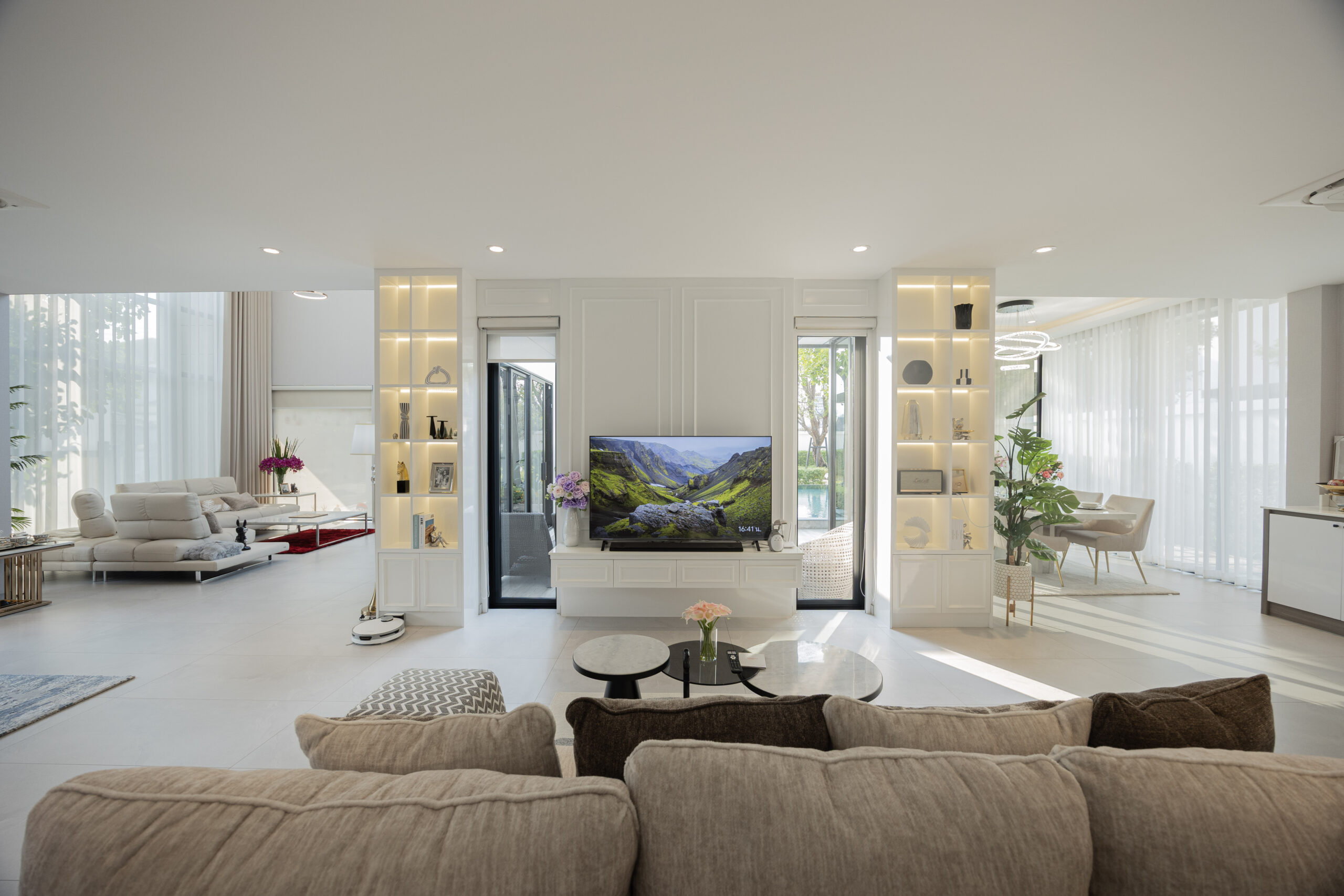 Pool Villa 2 ชั้น บ้านหรูสไตล์โมเดิร์น พร้อมสระว่ายน้ำในตัว ใกล้เซ็นทรัลแอร์พอร์ตและสนามบิน A8-V0051