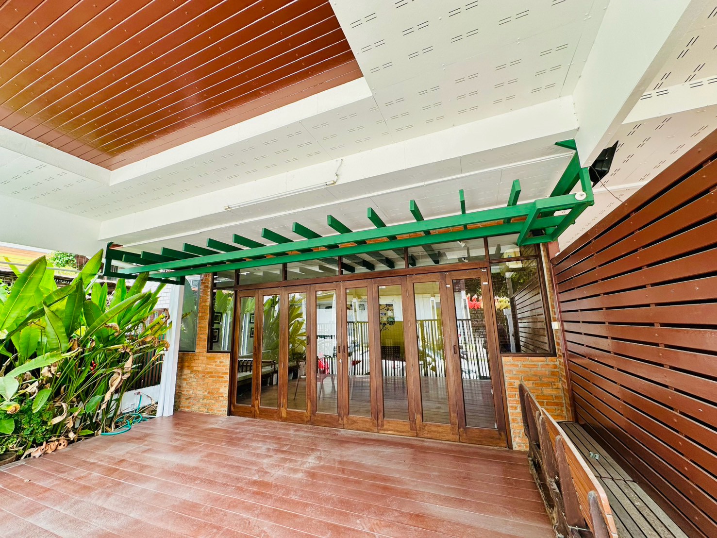 ให้เช่าบ้านเดี่ยว 2 ชั้น ใจกลางเมืองเชียงใหม่ พื้นที่กว้างขวาง ทำเลถนนอินทวโรรส  A9-H0417