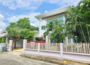 บ้านเดี่ยว 2 ชั้น บ้านหลังใหญ่ในหมู่บ้าน ใกล้กาดฝรั่งหางดง AHD-H0914
