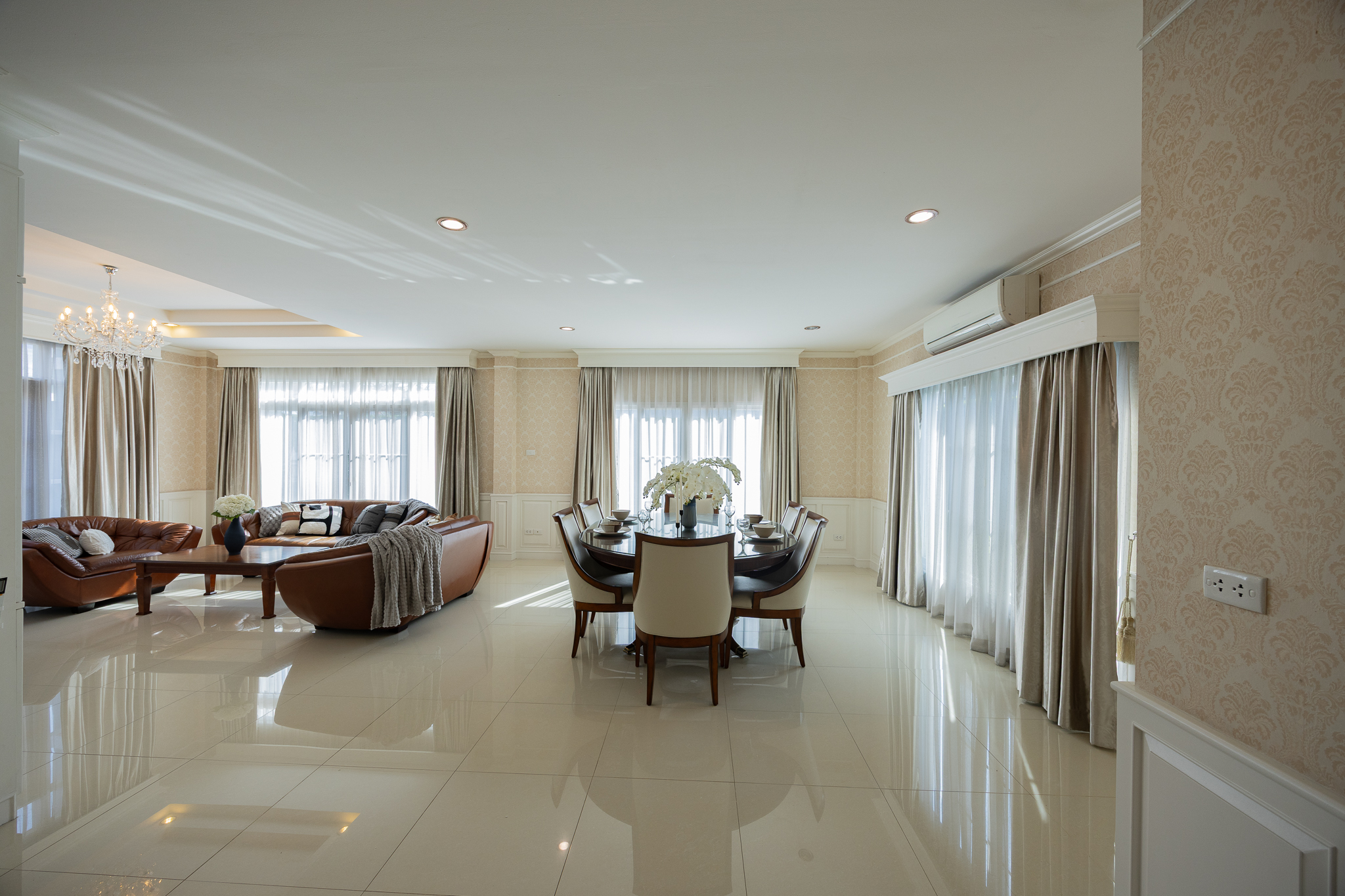ให้เช่าบ้านเดี่ยว 2 ชั้น โซนหางดง เชียงใหม่ พื้นที่ใช้สอยกว้างขวาง 330 ตร.ม. พร้อมเฟอร์นิเจอร์ ใกล้โรงเรียนนานาชาติและกาดฝรั่ง  AHD-H1292