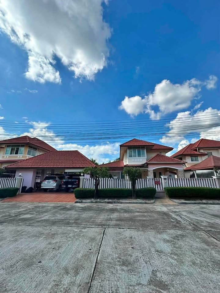 ให้เช่า 🏡 พูลวิลล่า 2 ชั้นหลังใหญ่ 5 ห้องนอน พร้อมสระว่ายน้ำส่วนตัว ทำเลหางดง เชียงใหม่ ✨ AHD-V0017