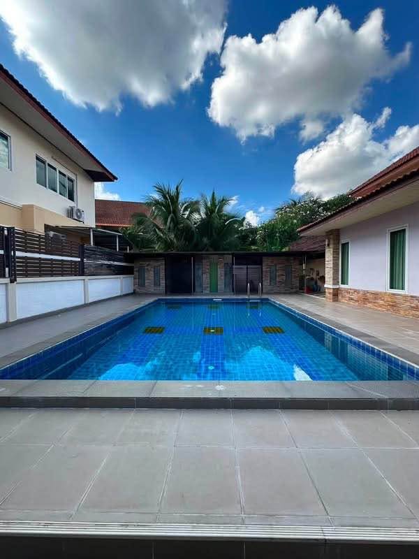 ให้เช่า 🏡 พูลวิลล่า 2 ชั้นหลังใหญ่ 5 ห้องนอน พร้อมสระว่ายน้ำส่วนตัว ทำเลหางดง เชียงใหม่ ✨ AHD-V0017