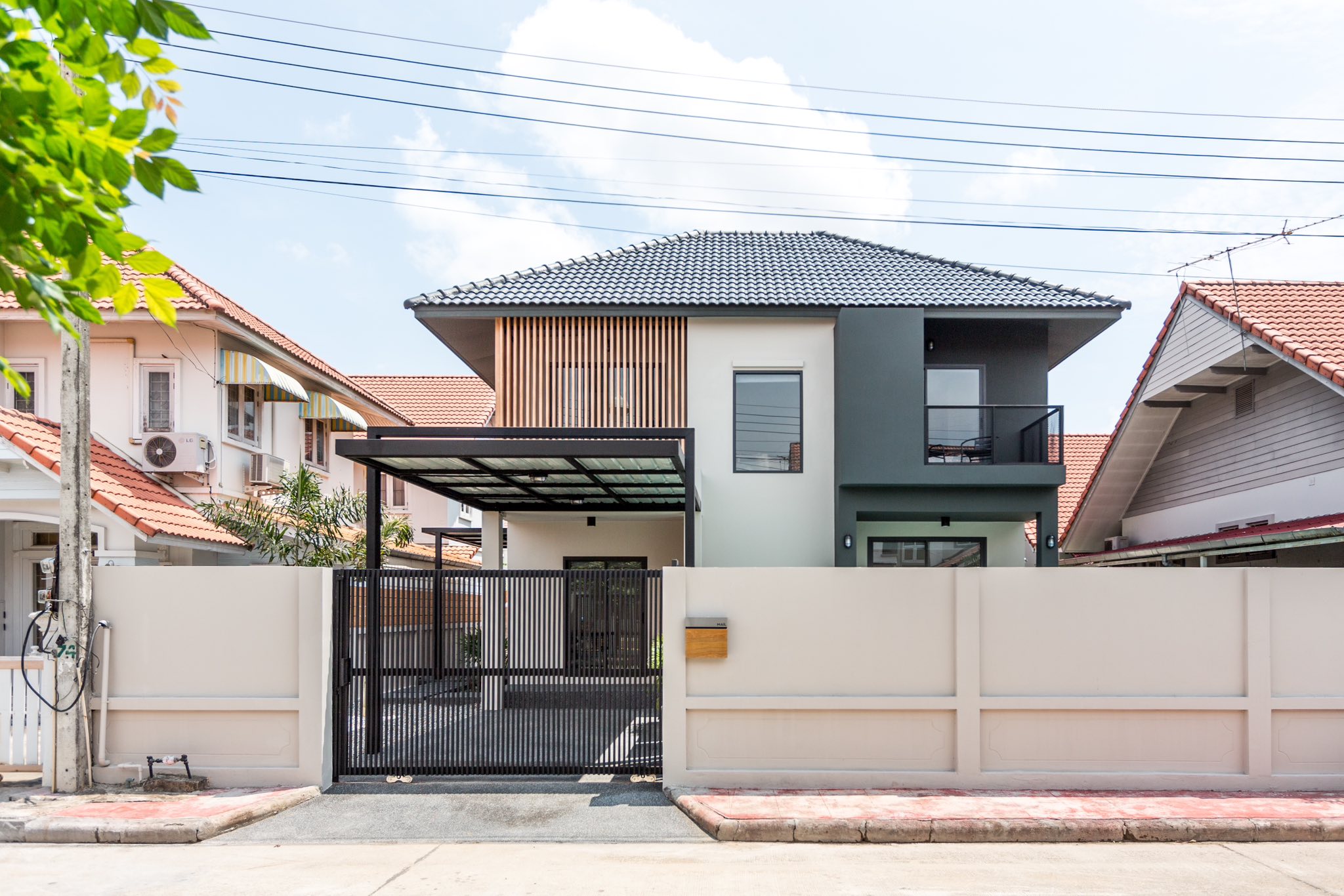 Pool Villa 2 ชั้นในโครงการ พร้อมสระว่ายน้ำส่วนตัว ทำเลบ้านแหวน หางดง ใกล้เซ็นทรัลเฟสติวัล ราคาเพียง 45,000 บาท/เดือน AHD-V0115