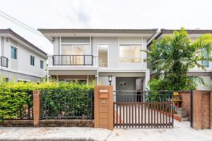 บ้านเดี่ยวสองชั้นในโครงการ พร้อมระบบรักษาความปลอดภัย ทำเลสันกำแพง ASP-H0375
