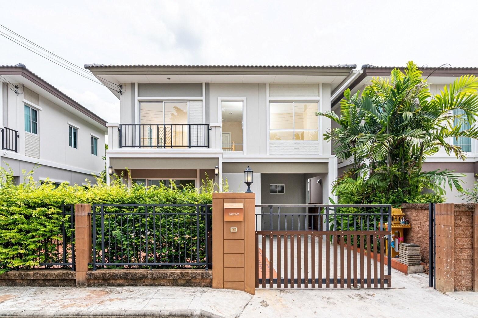บ้านเดี่ยวสองชั้นในโครงการ พร้อมระบบรักษาความปลอดภัย ทำเลสันกำแพง ASP-H0375