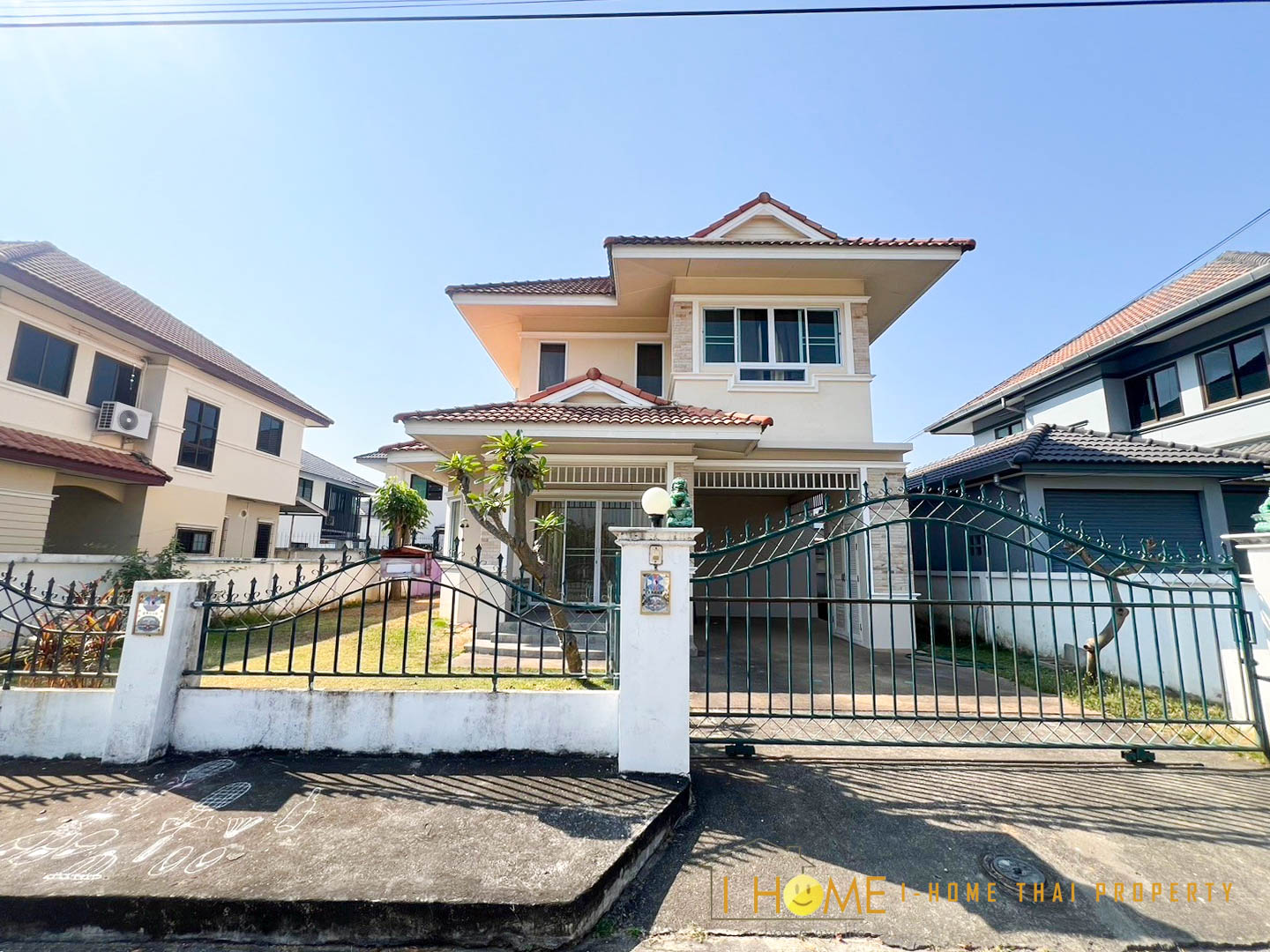บ้านเดี่ยว 2 ชั้นในโครงการ ทำเลสันนาเม็ง สันทราย ใกล้ตลาดแม่กวง พร้อมระบบรักษาความปลอดภัย ราคาเพียง 14,500 บาท/เดือน ASS-H0129