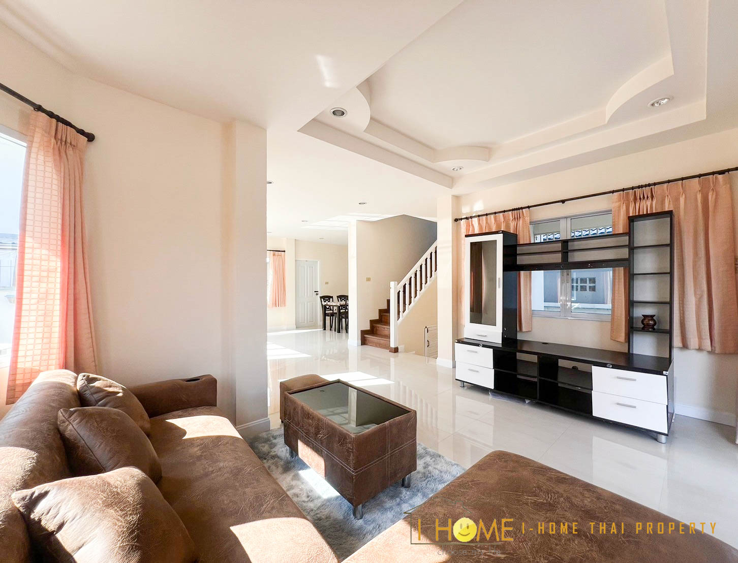 บ้านเดี่ยว 2 ชั้นในโครงการ ทำเลสันนาเม็ง สันทราย ใกล้ตลาดแม่กวง พร้อมระบบรักษาความปลอดภัย ราคาเพียง 14,500 บาท/เดือน ASS-H0129