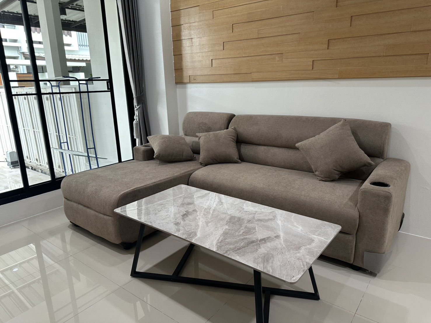 ให้เช่าทาวน์โฮม 2 ชั้น พร้อมเฟอร์นิเจอร์ ทำเลสันทราย เชียงใหม่   ASS-T0148