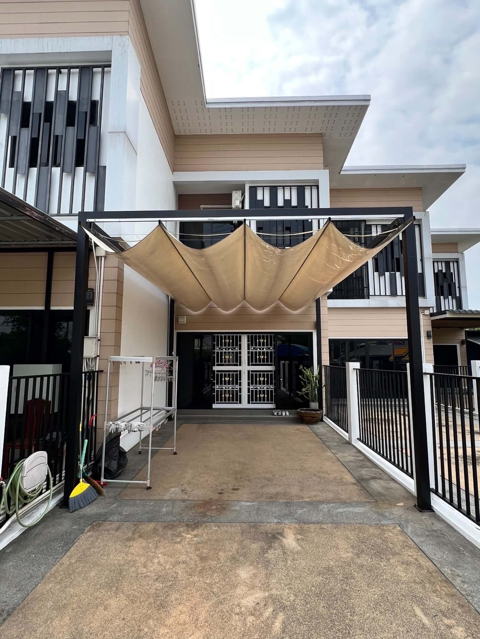 ขายทาวน์โฮม 2 ชั้น ทำเลหนองป่าครั่ง เมืองเชียงใหม่ ใกล้โรงเรียนและโรงพยาบาล C5MG100812