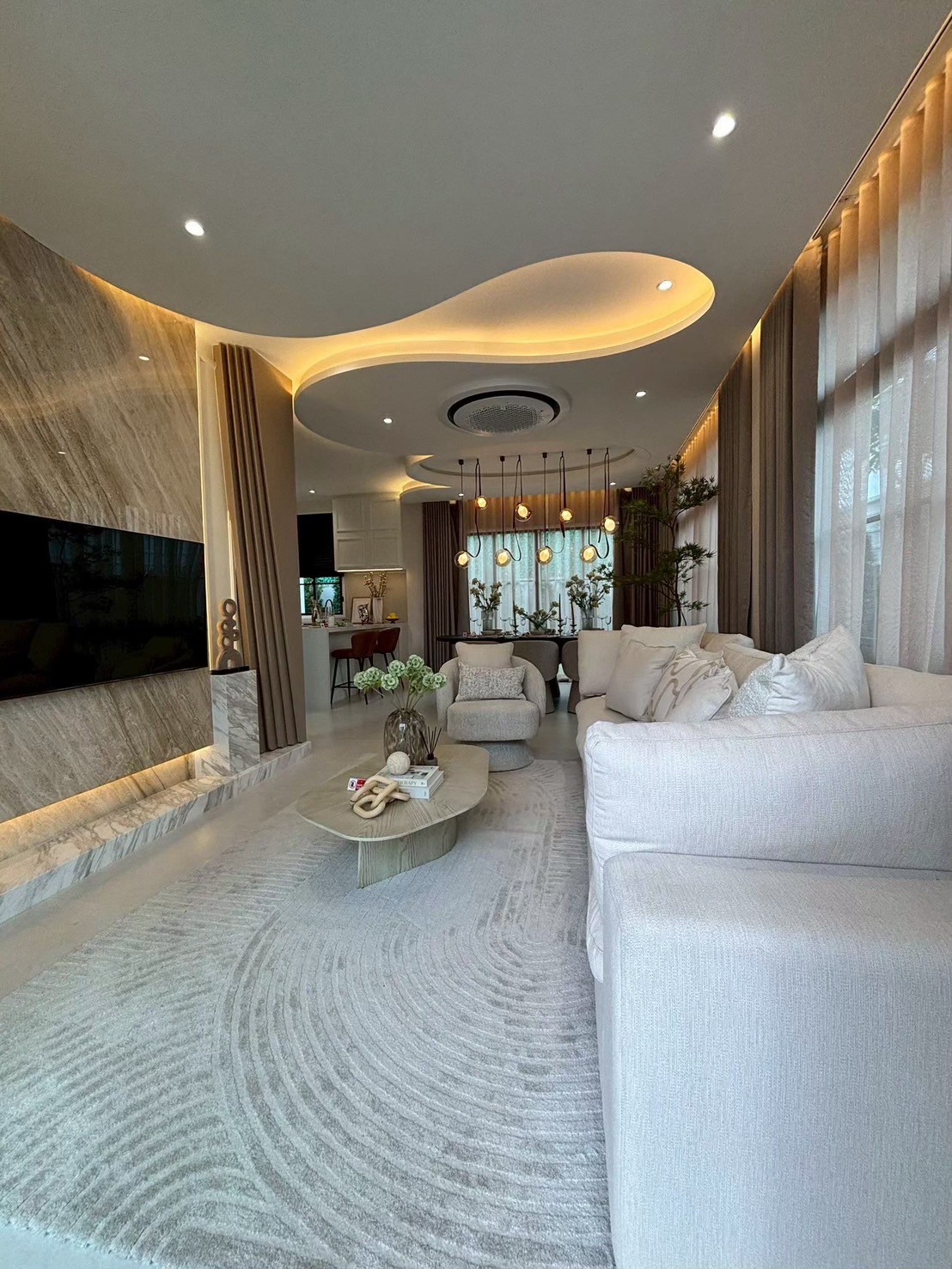 ขายบ้านหรู 2 ชั้นสไตล์ French Chateau ทำเลหายยา เมืองเชียงใหม่  C9MG100681