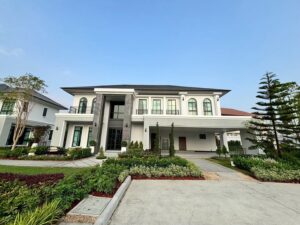 ขายบ้านหรูพร้อมสระว่ายน้ำส่วนตัว สไตล์ French Chateau ใจกลางเชียงใหม่ C9MG100697