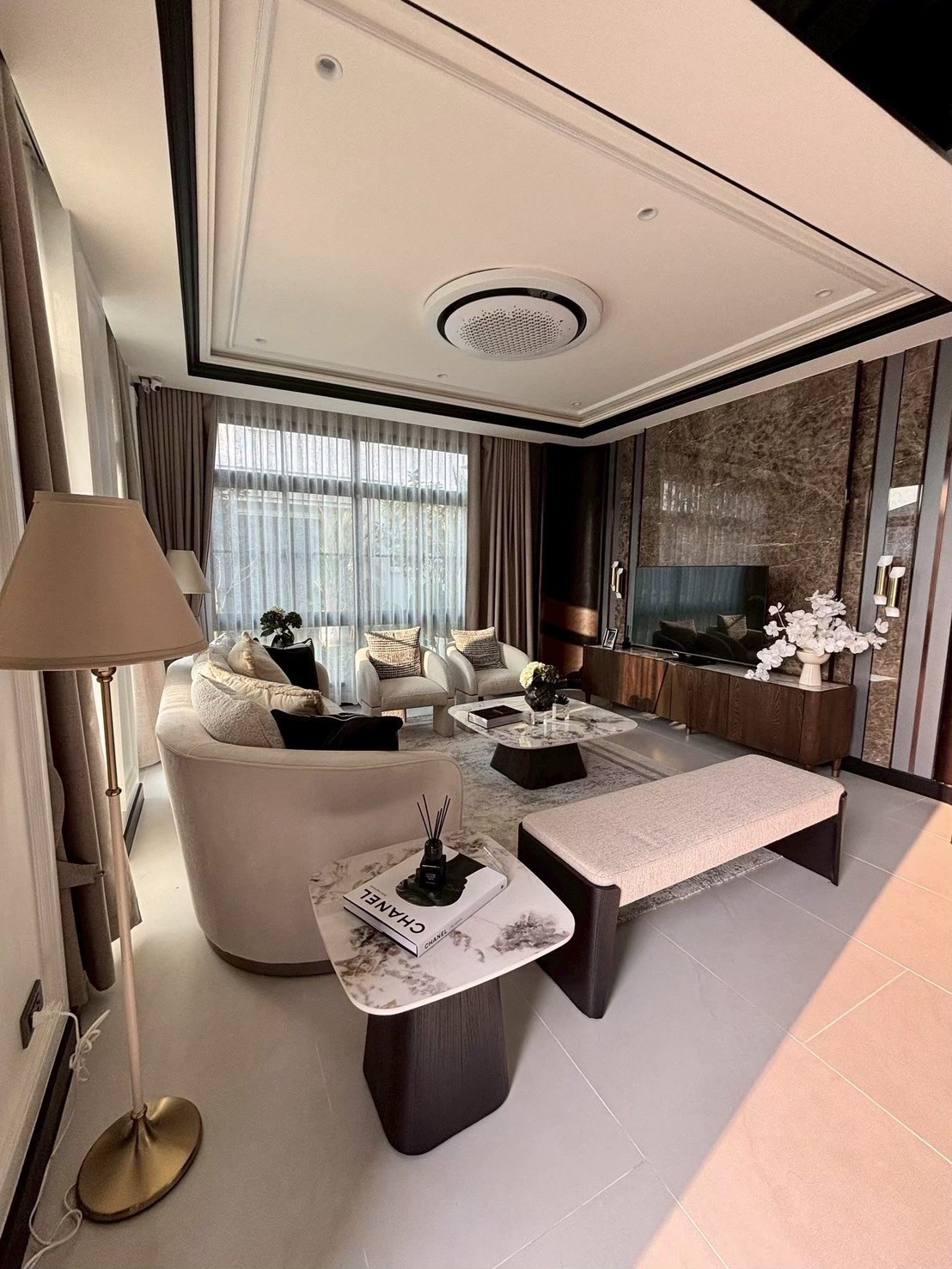 ขายบ้านหรูพร้อมสระว่ายน้ำส่วนตัว สไตล์ French Chateau ใจกลางเชียงใหม่ C9MG100697