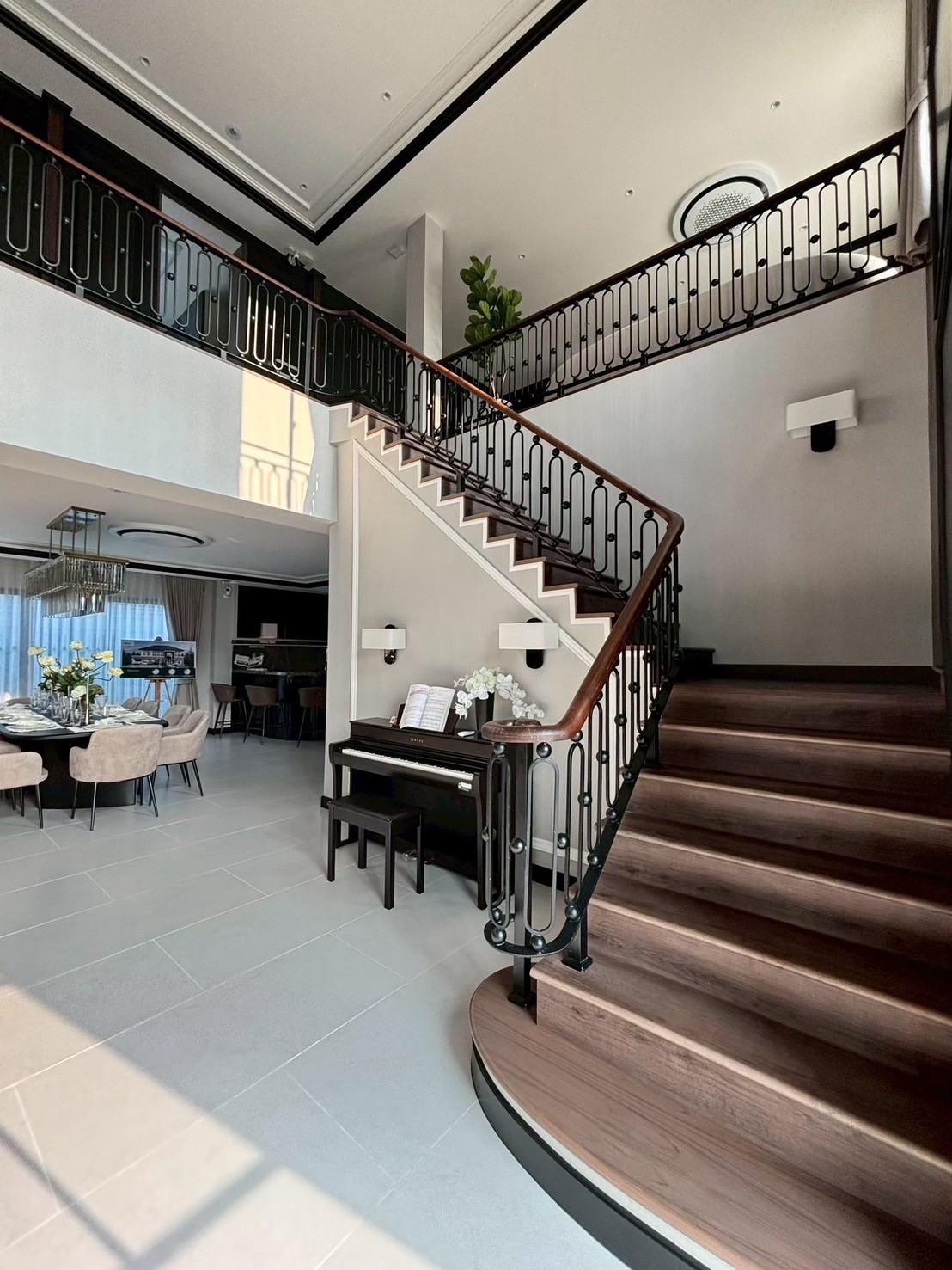 ขายบ้านหรูพร้อมสระว่ายน้ำส่วนตัว สไตล์ French Chateau ใจกลางเชียงใหม่ C9MG100697