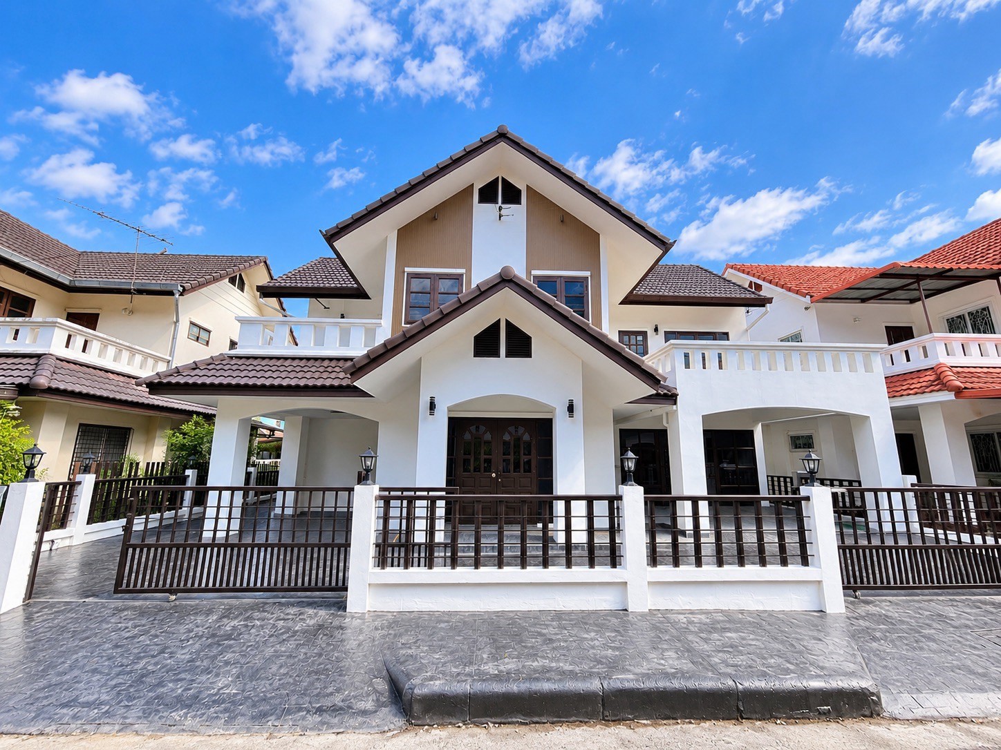 ขายบ้านเดี่ยว 2 ชั้น รีโนเวท โซนสันผักหวาน–หางดง เชียงใหม่ ราคา 3.19 ล้านบาท CHD101882